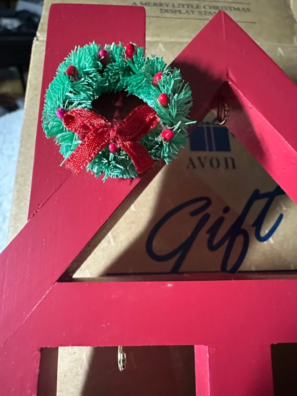 Avon Red Wooden House Ornament Display with Green Wreath Accent-Christmas